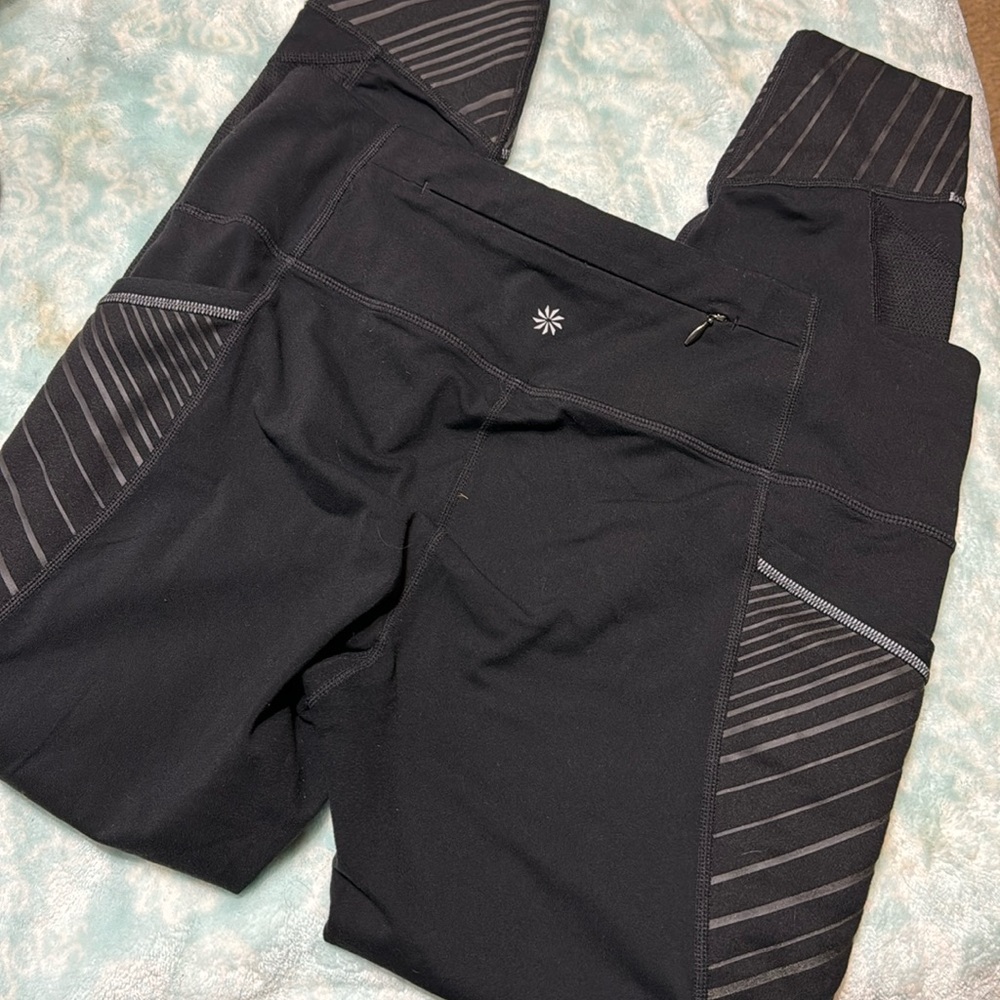 Athleta leggings with pockets